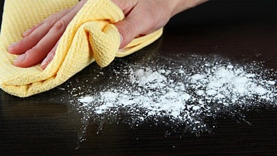 How to Clean Up Diatomaceous Earth